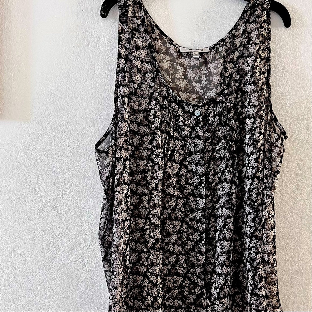 Quintessential Slevless Blouse